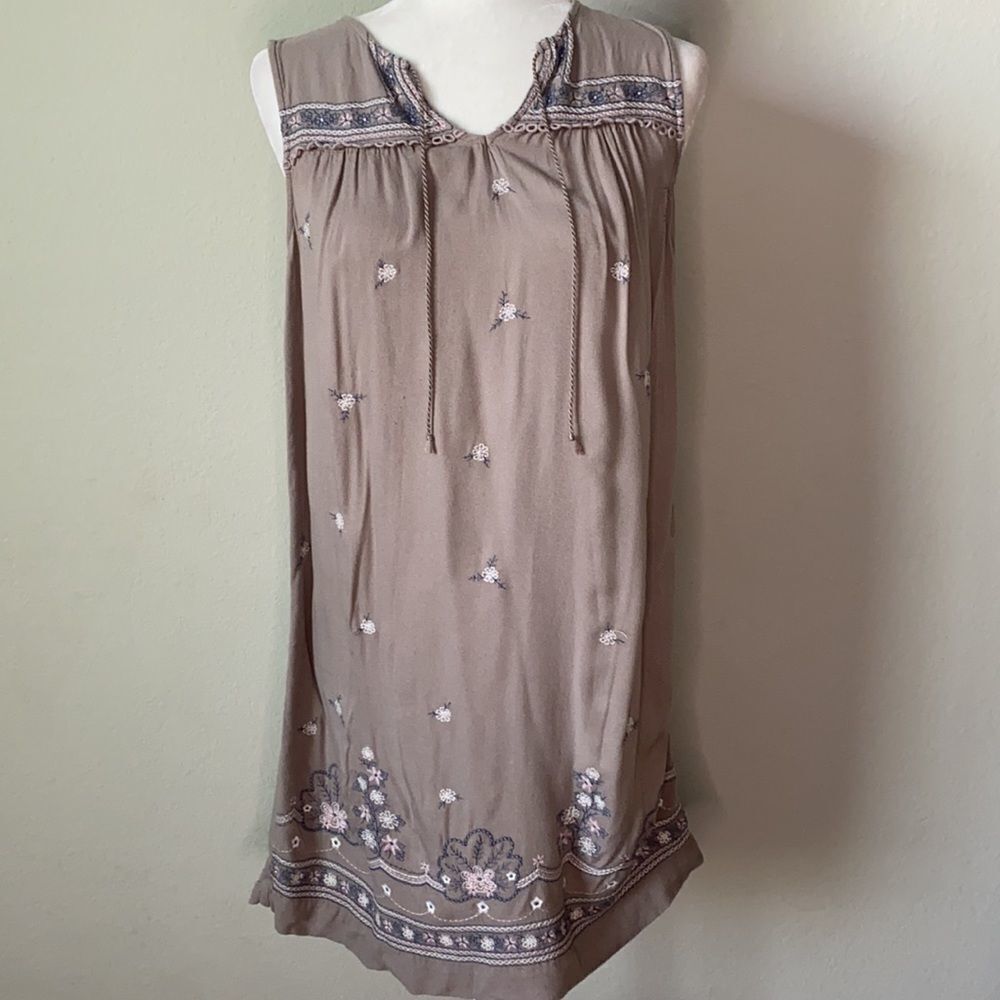Kelly Renee Embroidered Floral Dress with Embellished Neckline Small